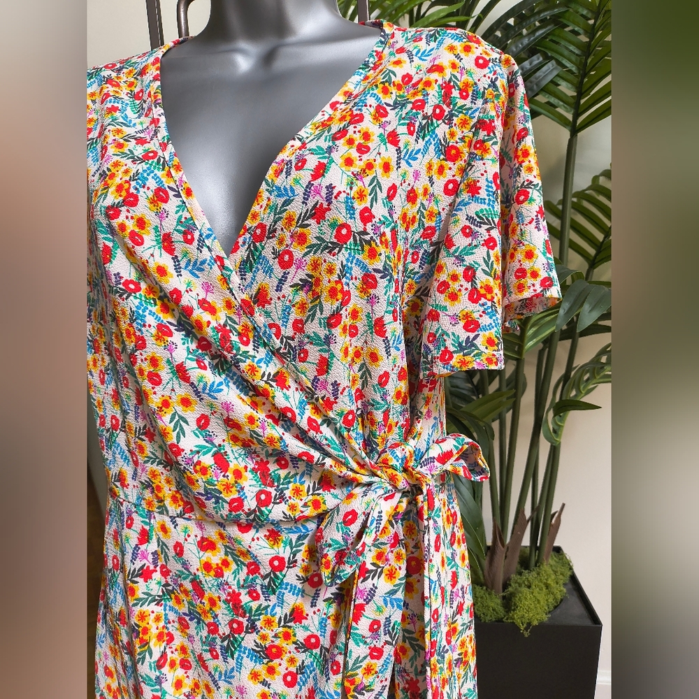 Beautiful Floral Wrap Mini Dress*SALE* - Picture 2 of 5